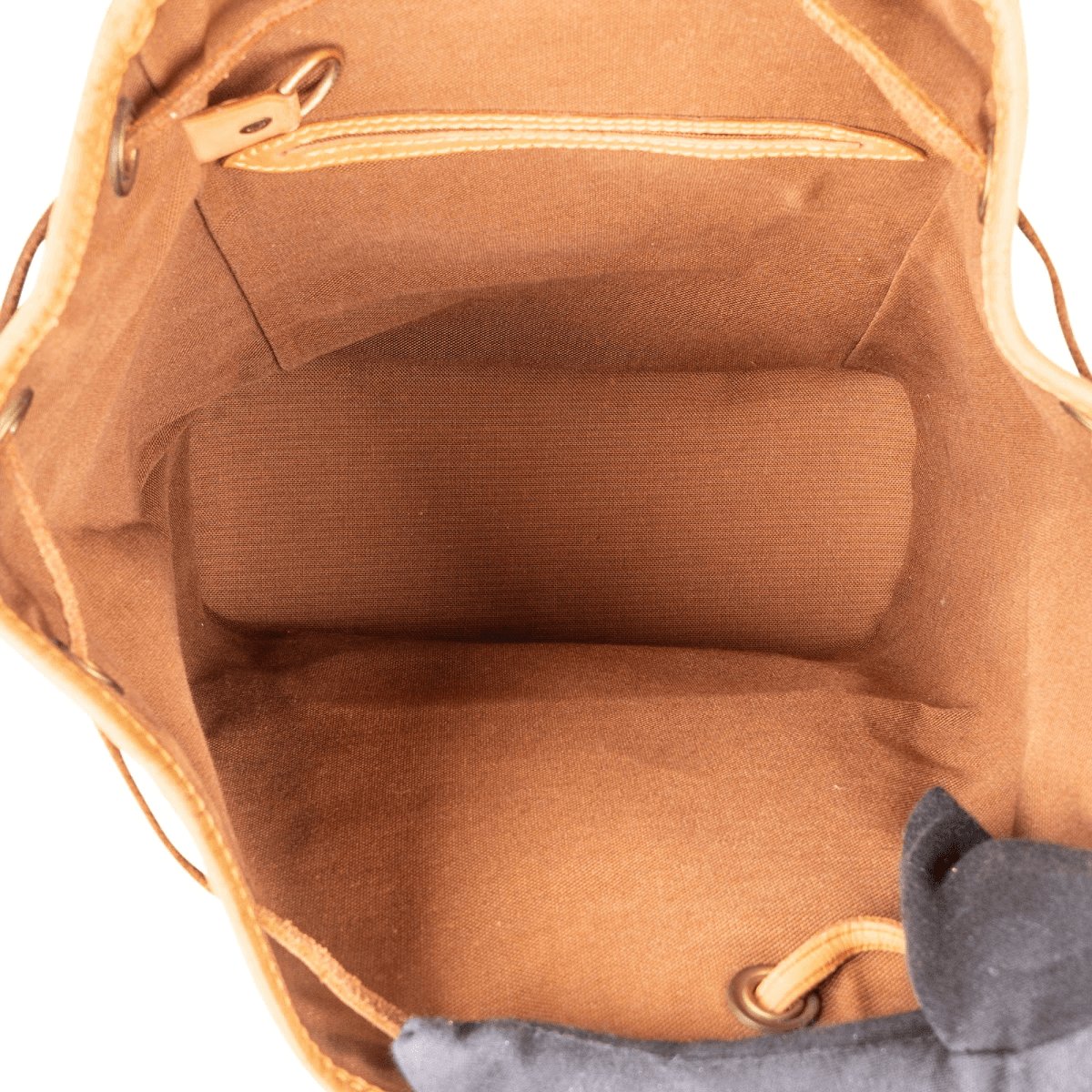 Louis Vuitton Montsouris MM Backpack — fotografie 8