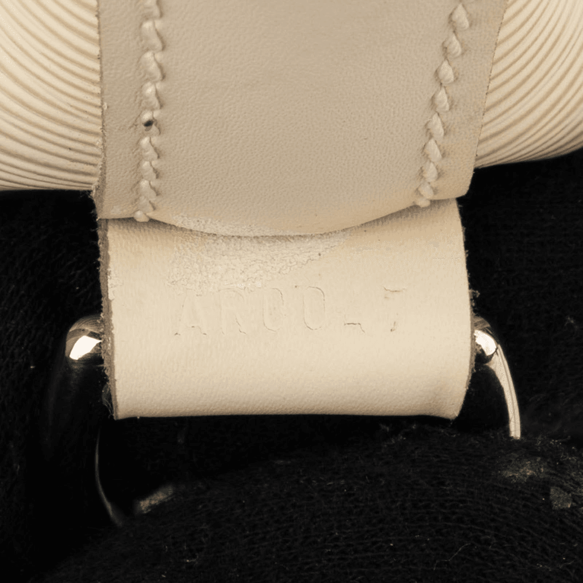 Louis Vuitton Vanilla Epi NM Sac Noé Petit — fotografie 11