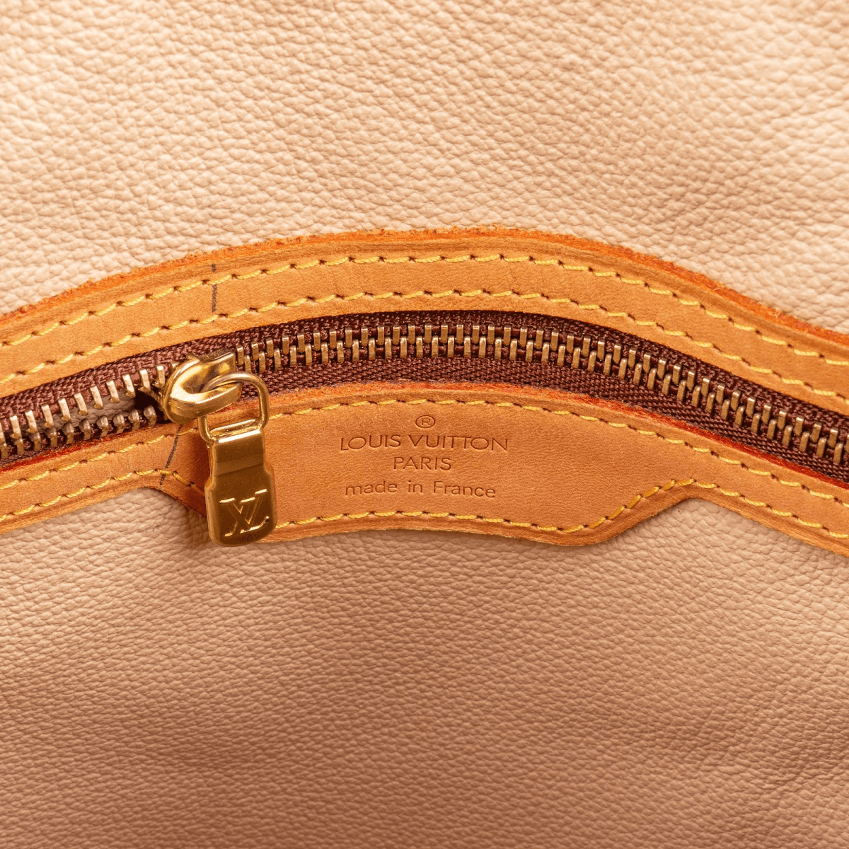 Louis Vuitton Bucket PM — fotografie 3